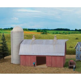 Walthers Cornerstone 3892 (N) Meadowhead Barn and Silo -- Kit
