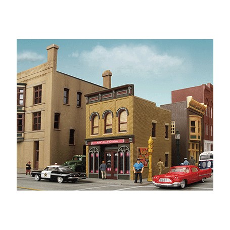 WALTHERS TrainLine 808 (HO) Assembled Structure - Katie's Candy Creations