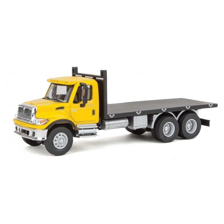 Walthers SceneMaster 11653 (HO) International® 7600 3-Axle Flatbed Truck - Yellow Cab, Black Flatbed