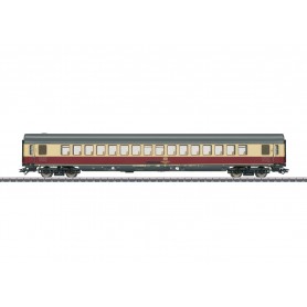 Märklin 43861 (HO) type Apmz 121 express open seating car, 1st class