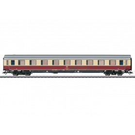 Märklin 43863 (HO) type Avümz 111 (DB) compartment car, 1st class, Era IV