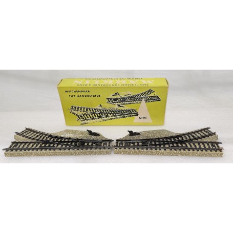 Märklin 5121 (2pkg) (HO) Pair of Right & Left Hand Straight Switches - Manual - M-track (consignment)