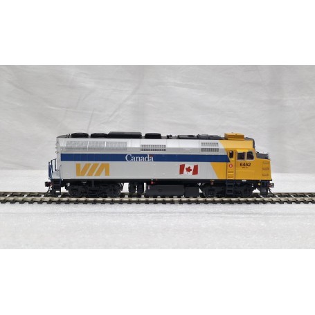 Rapido 80521 (HO) F40PH-2D Locomotive - VIA - DCC/sound (consignment)