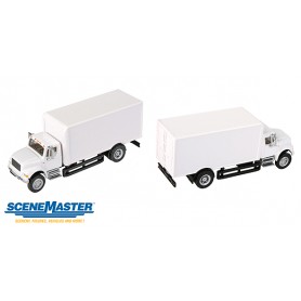 Walthers SceneMaster 11290 (HO) International® 4900 Single-Axle Box Van - Wjite Cab, White Body
