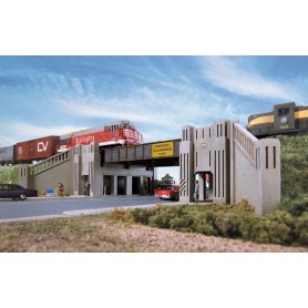 Walthers Cornerstone 3190 (HO) Art Deco Highway Underpass -- Kit