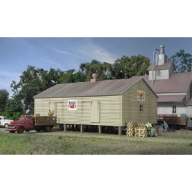 Walthers Cornerstone 3230 (N) Co-Operative Storage Shed on Pilings -- Kit