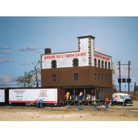 Walthers Cornerstone 3010 (HO) Brook Hill Farm Dairy -- Kit