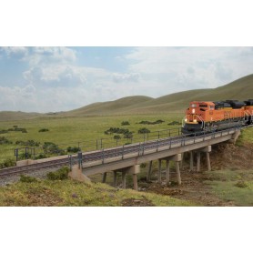 Walthers Cornerstone 4591 (HO) Modern Short-Span Concrete Railroad Bridge -- Kit