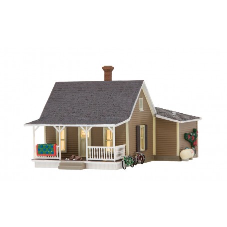 Woodland Scenics BR5027 (HO) Granny's House - Built-&-Ready® Landmark Structures®-- Assembled